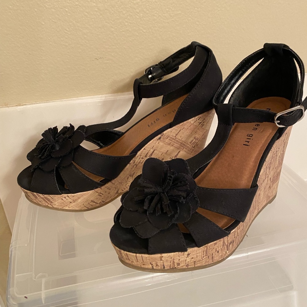 Madden Girl wedges
